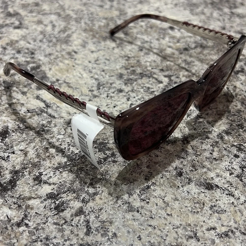 Tod’s Women’s NWT Authentic Sunglasses Shades (comes with Ray-Ban Case)